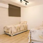 Oasis-family Townhouse Daire